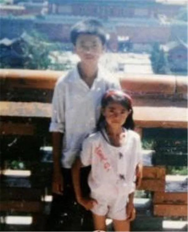 高圆圆哥哥是谁是清华的吗干嘛的 高圆圆老家是哪里的是农村的吗