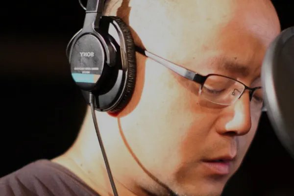 黑豹乐队《无地自容》最早的主唱是谁？