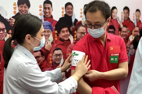 “德叔”回家啦！广东省中医院援助湖北医疗队88名英雄全体平安返院