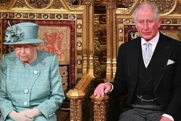 英国新国王头衔确认为查尔斯三世！他现在的权利有多大？