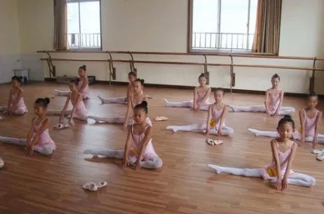 适合零基础女生跳的舞有哪些？