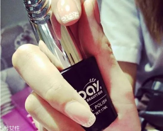 美甲裸粉色款式图片2018 新款裸色美甲图案大全