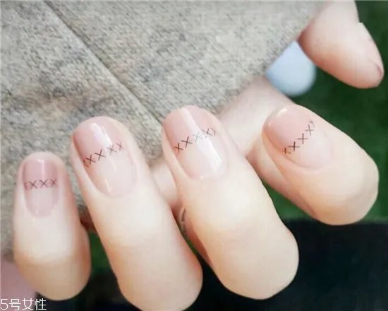 美甲裸粉色款式图片2018 新款裸色美甲图案大全