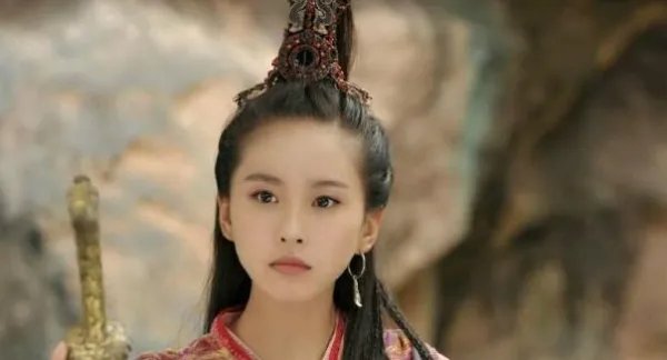 刘诗诗的父母家世谁知道，感觉好神秘的样子