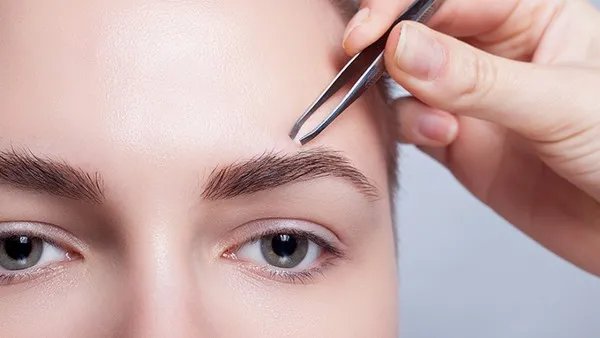 明星整形就像娱乐圈的装饰蛋糕