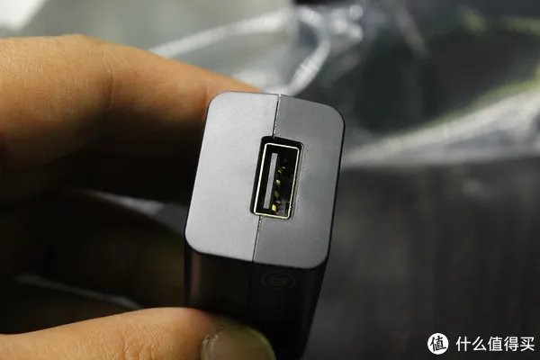 体积小、重量轻、参数强大:SONY 索尼 A6300 APS-C画幅 微单相机