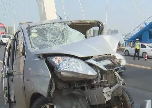 吉林发生惨烈车祸致2死,造成这起交通事故的原因是什么?