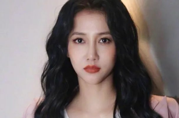 弦子最好听的歌曲top10：《不得不爱》上榜，第二满满回忆