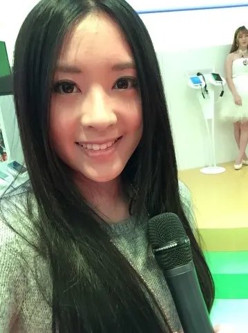 台湾新晋lol美女解说林妤 甜美可人的邻家女孩