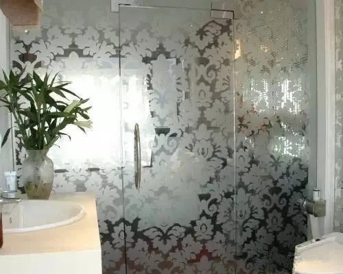 卫生间隐形门装修效果图 创意十足的隐形门设计