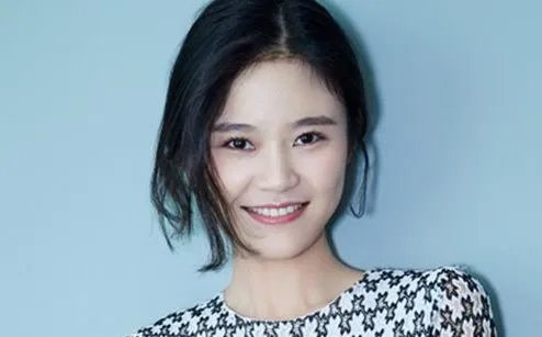 出道16年的岳红女儿，生父是谁现在知道了吗？