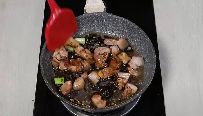 红烧肉简单做法 怎么烧红烧肉