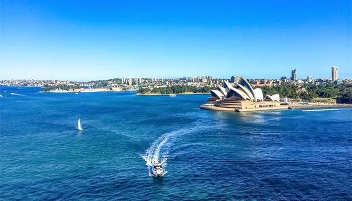 骑在羊背上的国家是指哪个国家