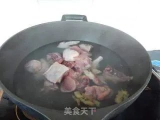 茶树菇鸡汤