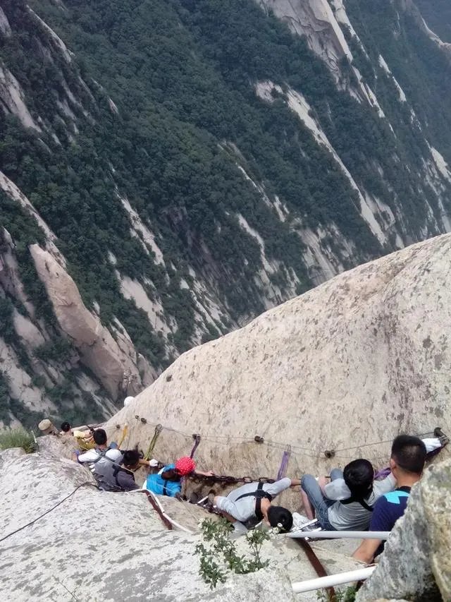 华山为何被称为“奇险天下第一山”？