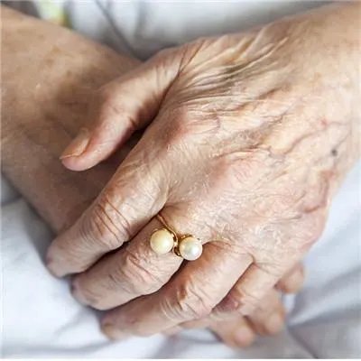  检查出肝癌晚期还能活多久