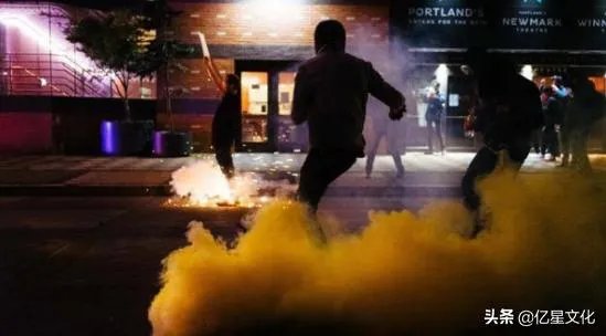 最近怎么没有美国内乱的消息？是不是美国封锁了？