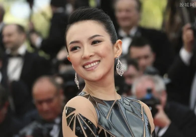 章子怡沙滩门照片被曝光 令人不敢直视