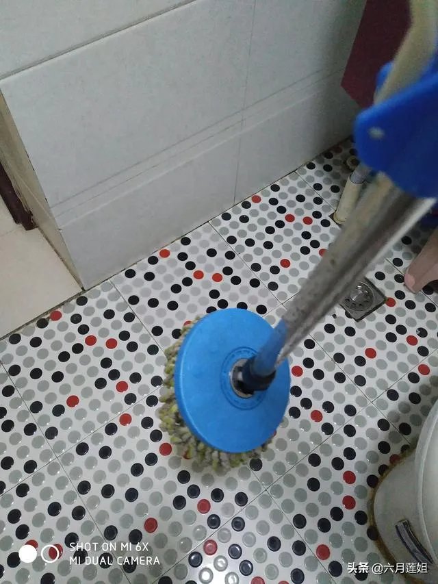 用什么拖地最干净？