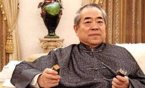 大画家范曾的婚姻，究竟是怎样的