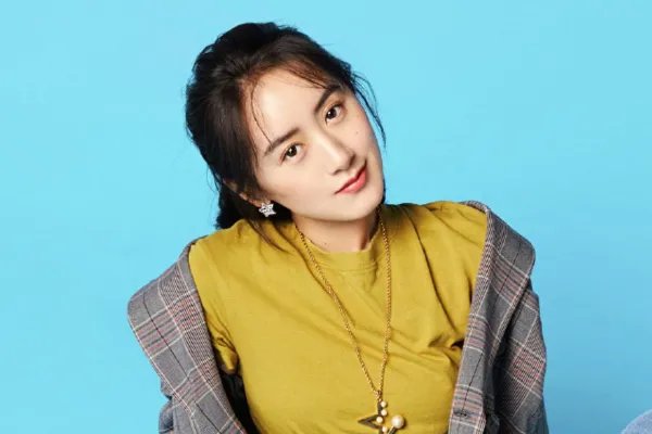 成毅袁冰妍避嫌好明显