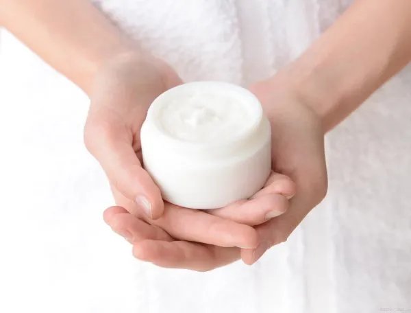 使用瑰柏翠护手霜，效果如何呢？