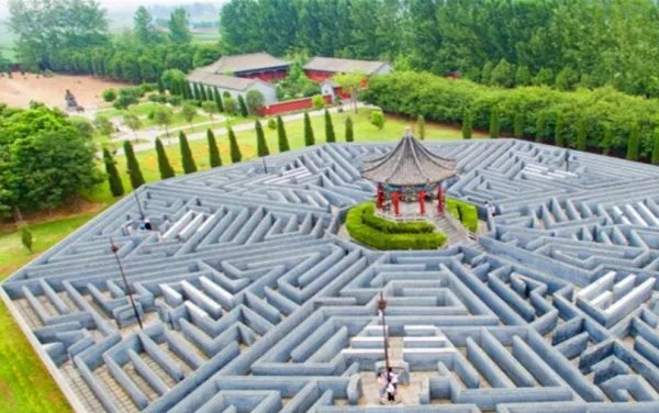 名成八阵图的上一句