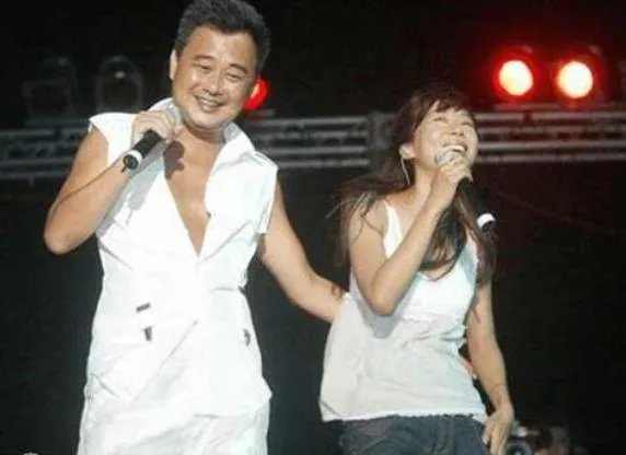 刘若英婚礼陈升哭了：还开玩笑说终于还我清白了