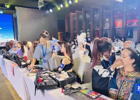 化妆培训机构哪个好