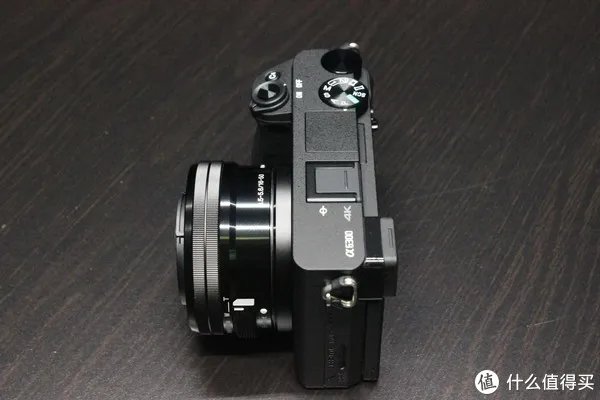 体积小、重量轻、参数强大:SONY 索尼 A6300 APS-C画幅 微单相机