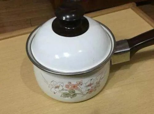白色搪瓷锅烧黑了怎么洗