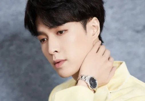 张艺兴给上海捐赠2辆负压救护车，他为疫情还做了哪些贡献呢？