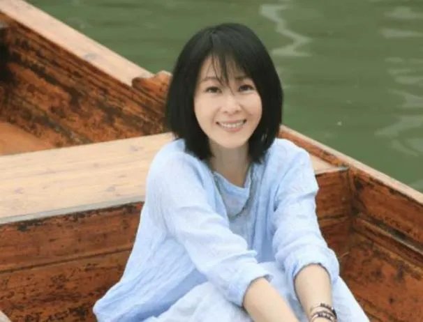 刘若英婚礼陈升哭了：还开玩笑说终于还我清白了