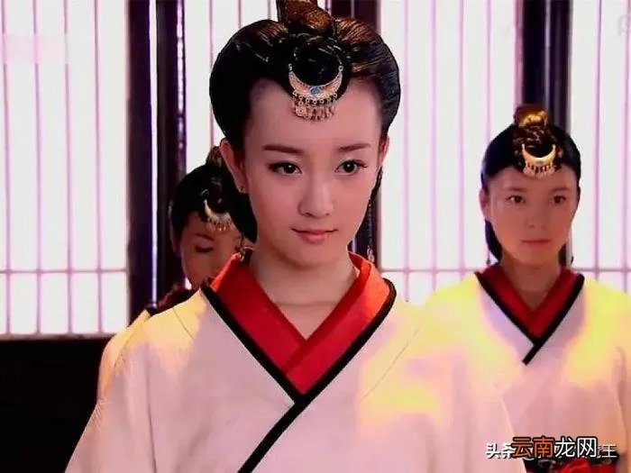 张檬承认自己后悔整容 张檬整容前后照片对比