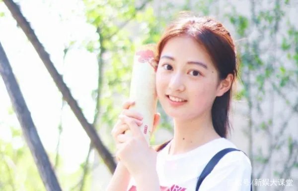 冯琳生活照图片