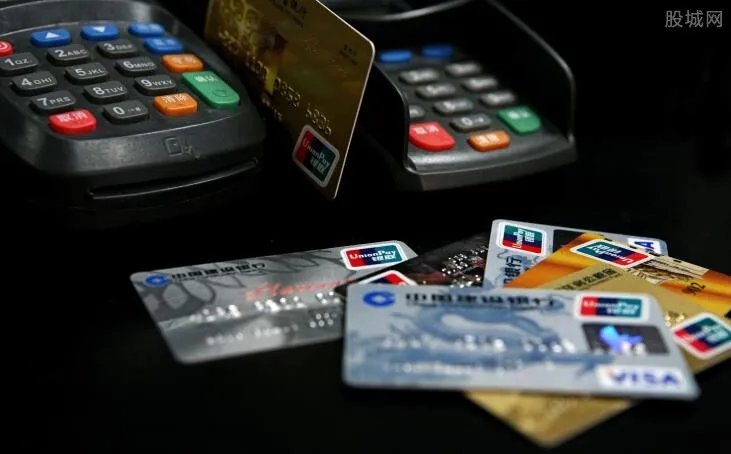 最低还款额是什么意思 最低还款好还是分期好?