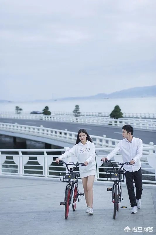 如何评价老伯冒着严寒打捞河中共享单车?