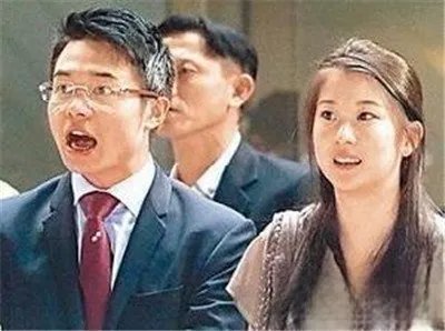 何鸿燊有多少个亿 何猷亨怎么不像赌王是亲生的吗