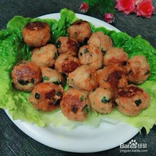 请问怎样炸肉丸子好吃?