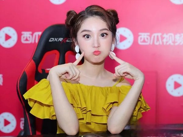 奇葩说严尚嘉个人资料介绍，严尚嘉为什么叫西瓜妹