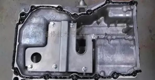 油底壳漏油处理方法