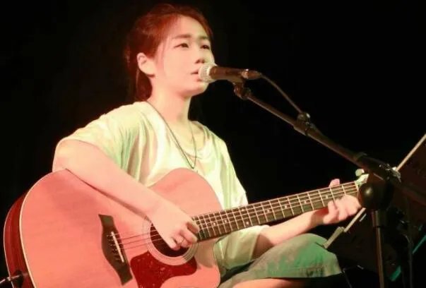 花粥歌曲排行-花粥最出名的歌曲，出山上榜，第九首最催泪