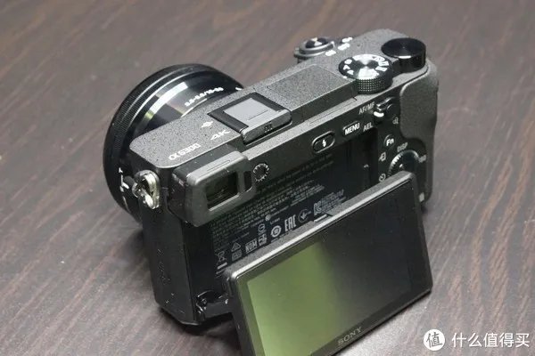 体积小、重量轻、参数强大:SONY 索尼 A6300 APS-C画幅 微单相机