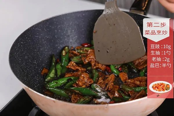 正宗辣椒炒肉的做法 辣椒炒肉怎么做好吃