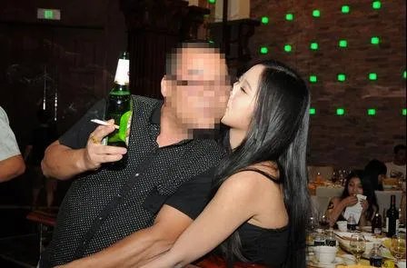 showgirl游艇门过程及内部照片:不堪入目的互动场面