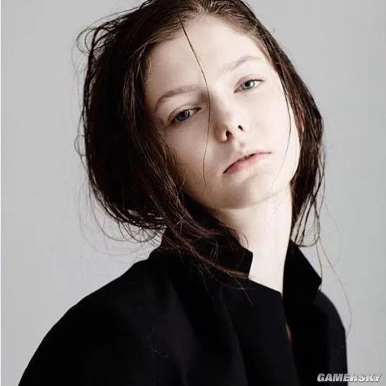 这个美女模特扮精灵神了！简直就像CG制作的