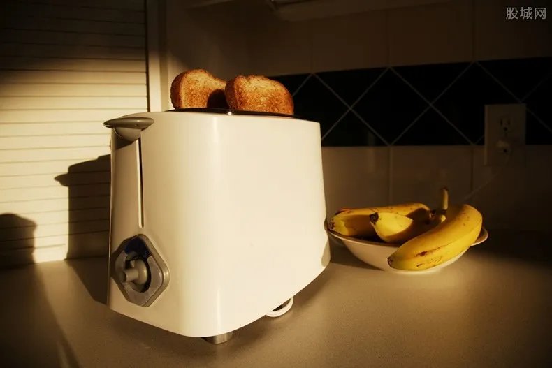 想买个家用烤面包机 烤面包机多少钱？