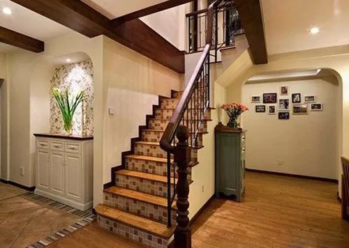 木楼梯一般用什么材质