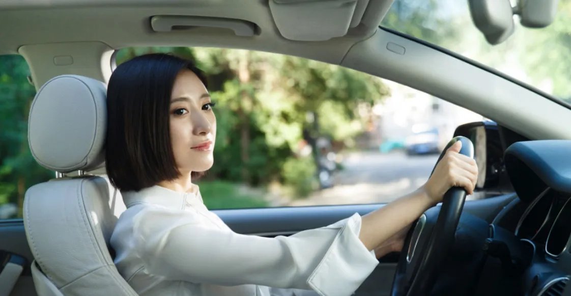 江苏宜兴发生中巴车与货车相撞事故，悲剧发生的原因是什么？