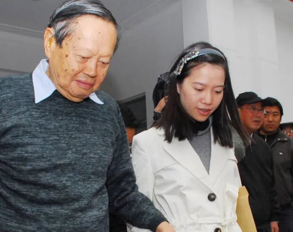 杨振宁和翁帆为何一直不要孩子？